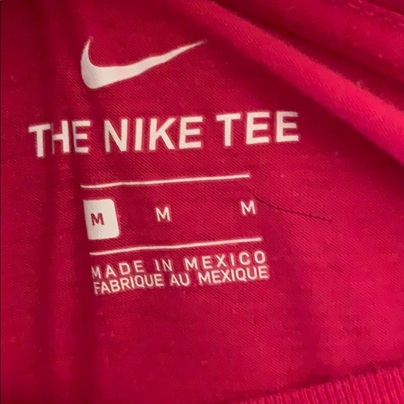 Nike shirt size M is men - Picture 4 of 4